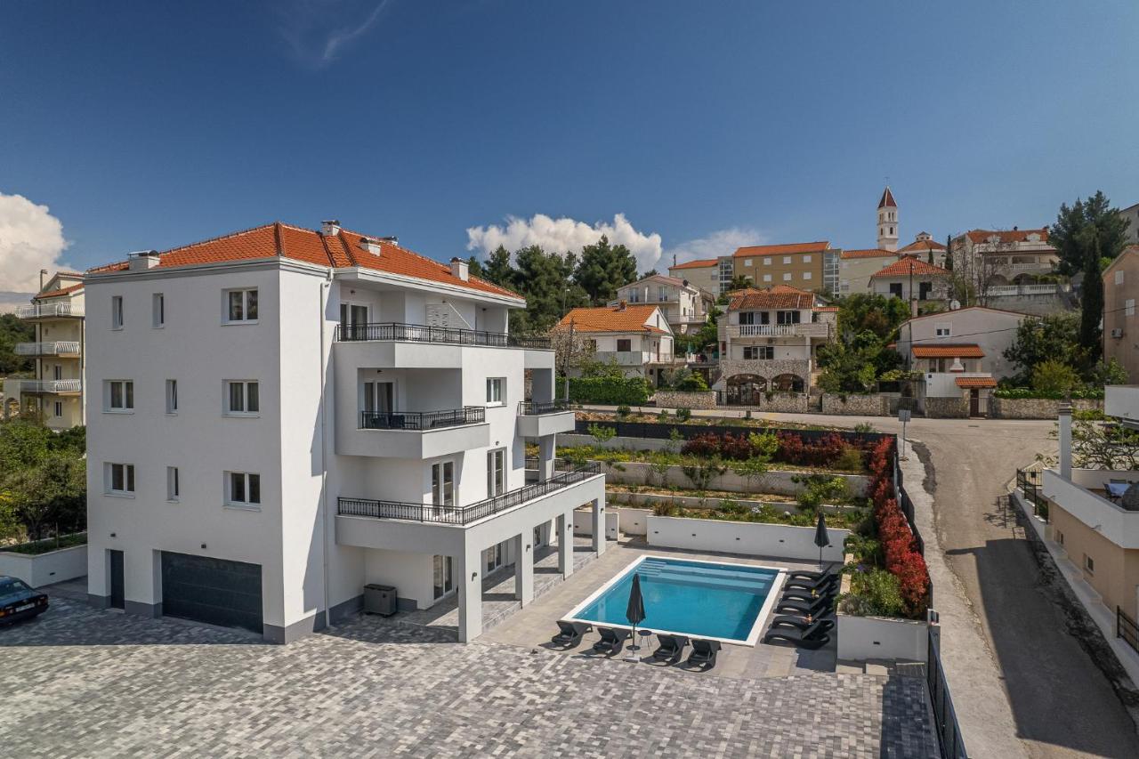 Villa Barbara & Zoran With Heated Swimming Pool 브랜지카 외부 사진