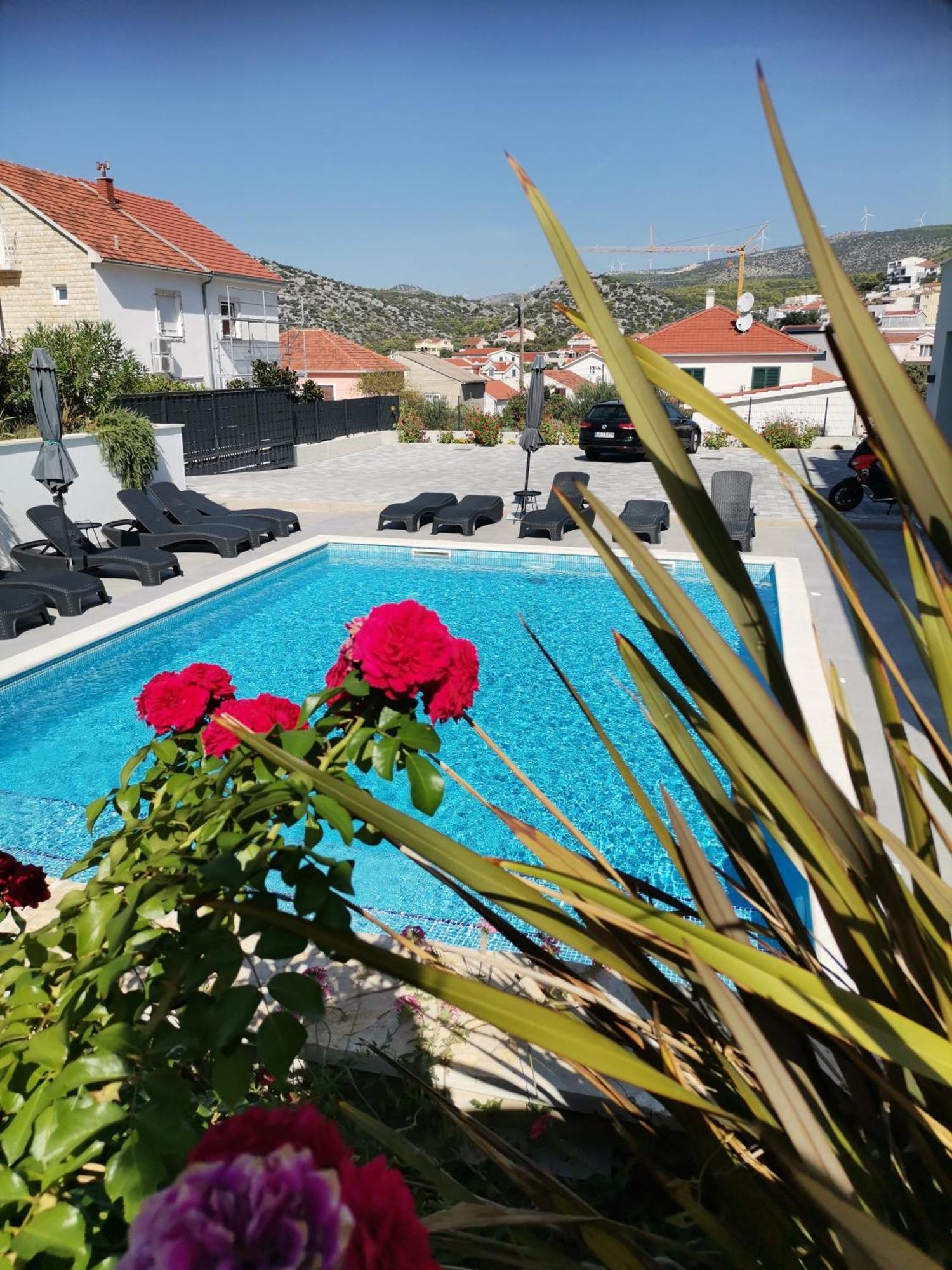 Villa Barbara & Zoran With Heated Swimming Pool 브랜지카 외부 사진