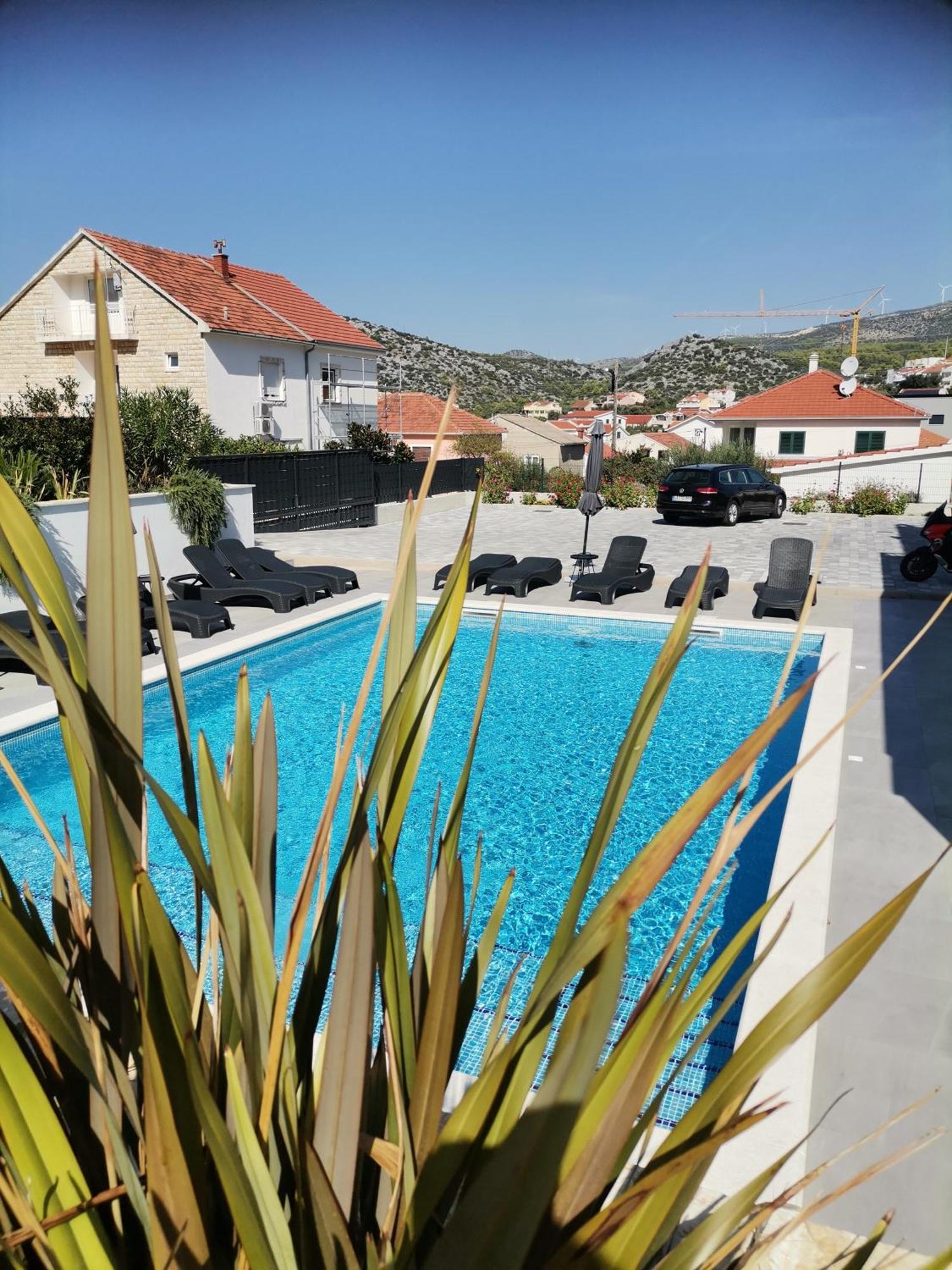 Villa Barbara & Zoran With Heated Swimming Pool 브랜지카 외부 사진